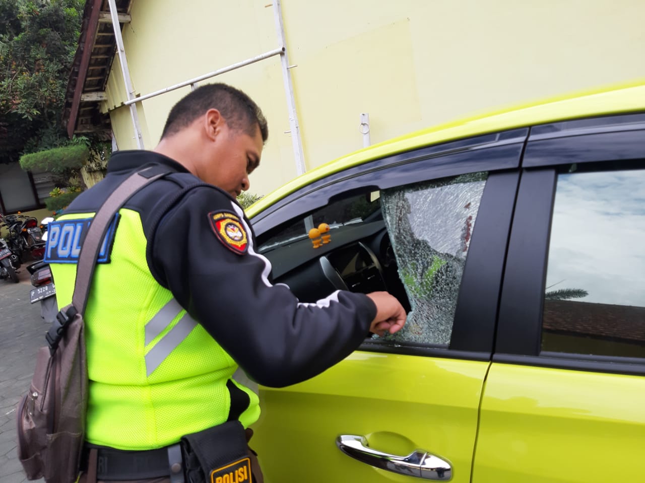 6dcce071-4237-47e3-bf82-e98bbff69524